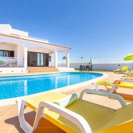 Abel - Espacosa Com Bbq E Piscina Em Villa