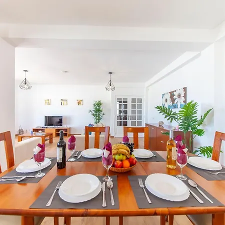 Villa Abel - Espacosa Com Bbq E Piscina Em